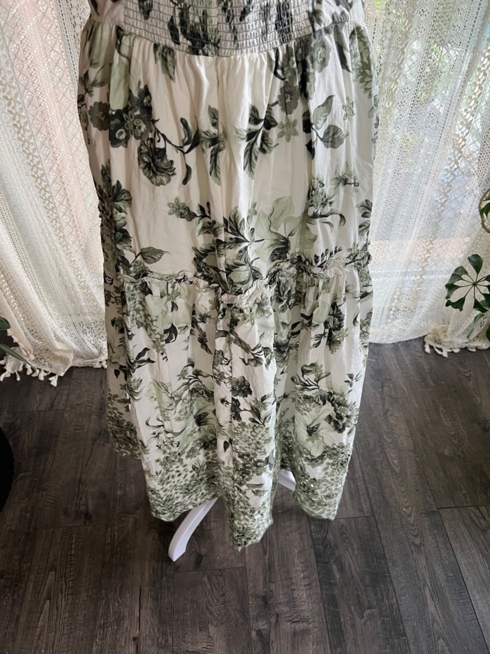 Anthropologie sweetheart neck green and cream floral ruffled midi dress - Picture 14 of 15